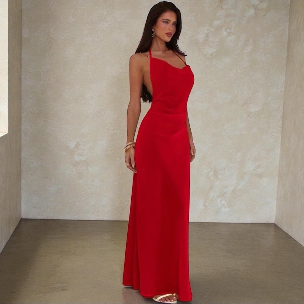 New Women's Backless Sexy & Elegant Plunging Maxi Dress Red, Size Medium - Picture 5 of 7